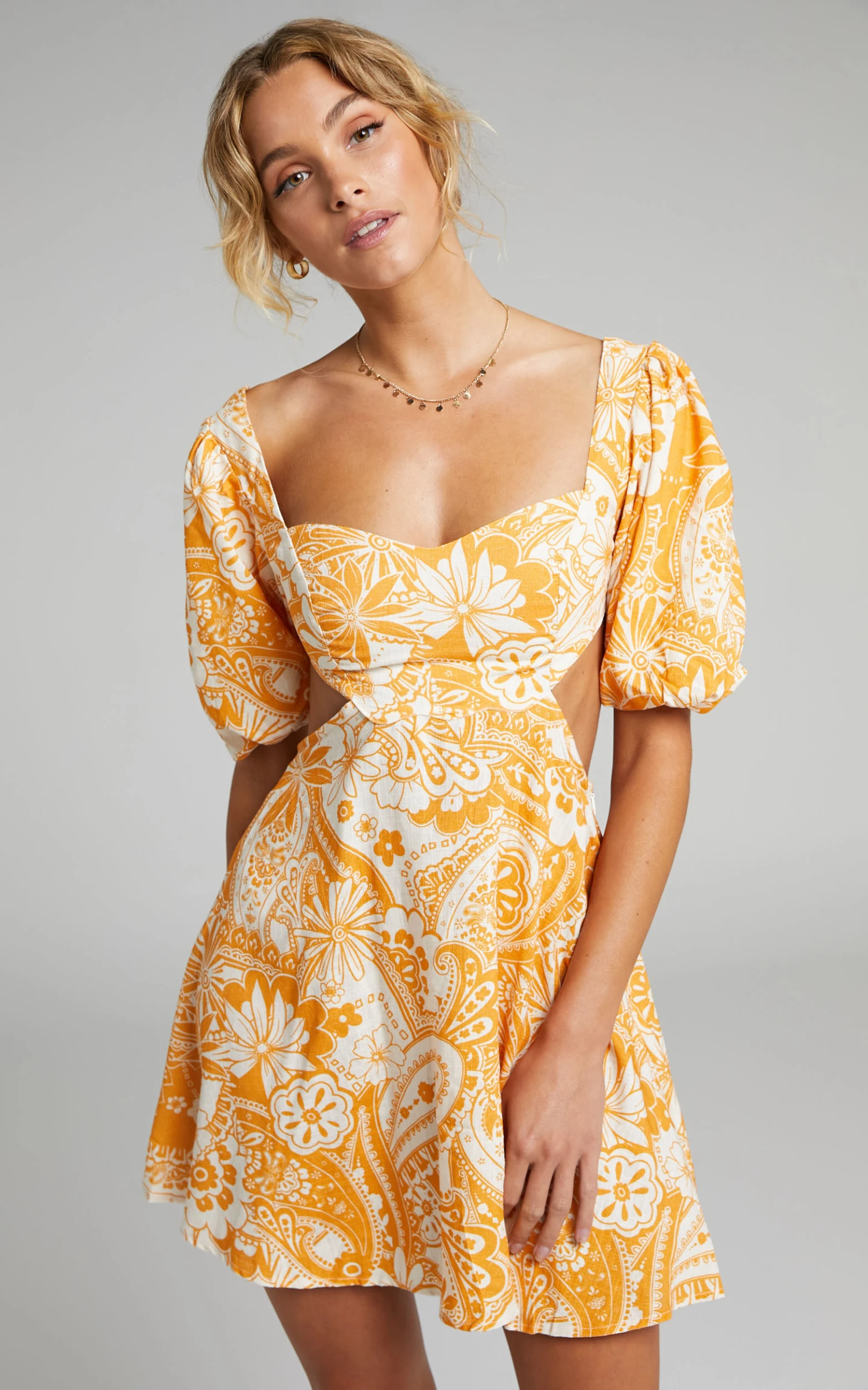 Showpo Gyah Balloon Sleeve Mini Dress In Rust Paisley 2 Showpo Gyah Balloon Sleeve Mini Dress In Rust Paisley - Image 2