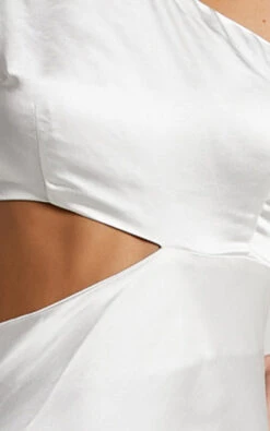 Showpo Arichie Maxi Dress - Cut Out One Shoulder Balloon Sleeve Dress In White 17 Showpo Arichie Maxi Dress - Cut Out One Shoulder Balloon Sleeve Dress In White -Showpo Women's Clothing Store 10 2
