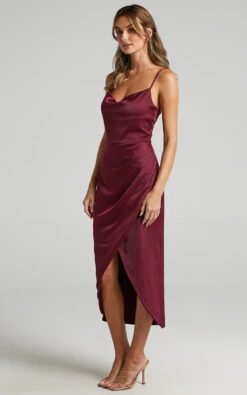 Showpo Dazzling Lights Dress In Mulberry Satin 14 Showpo Dazzling Lights Dress In Mulberry Satin -Showpo Women's Clothing Store 19.03.2021 Kieran x Evette x Nat51026