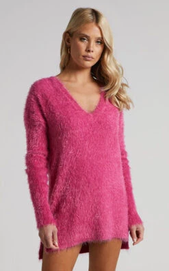 Showpo Ishani Oversized V Neck Sweater In Pink