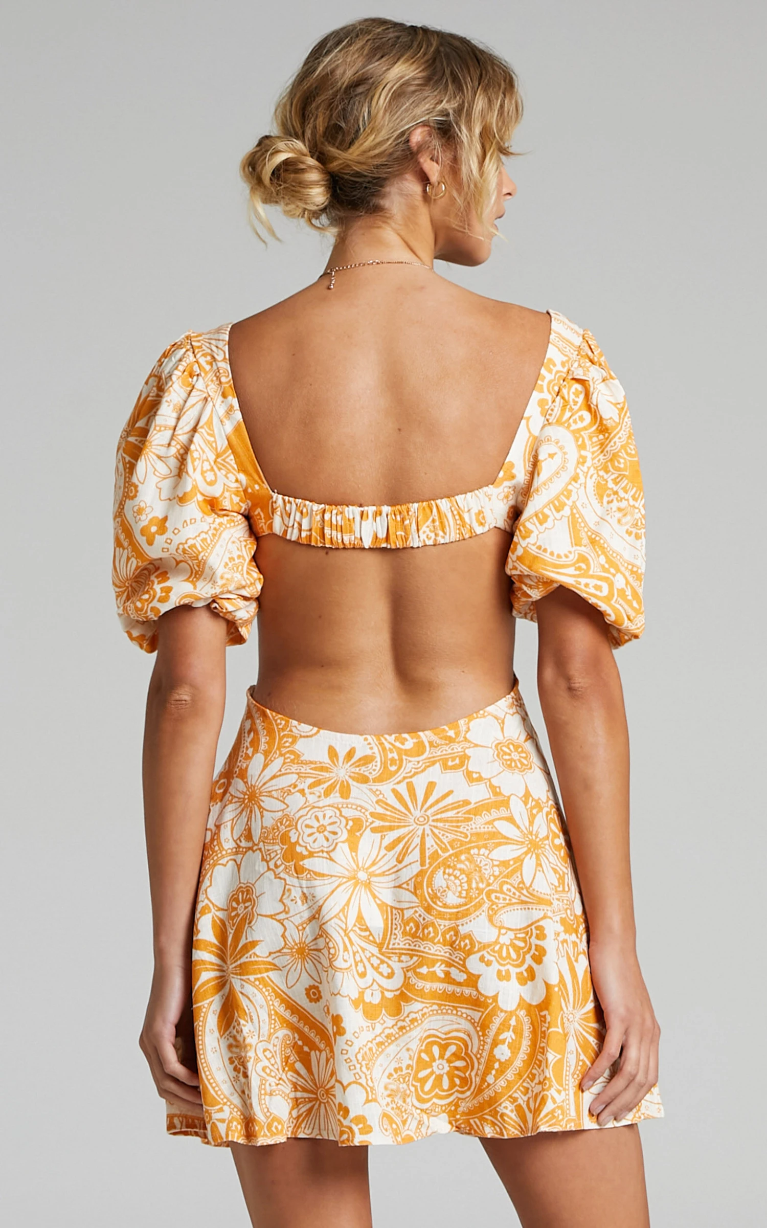 Showpo Gyah Balloon Sleeve Mini Dress In Rust Paisley 3 Showpo Gyah Balloon Sleeve Mini Dress In Rust Paisley - Image 3