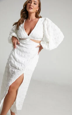 Showpo Tabatha Puff Sleeve Cut Out Midi Dress In White Check 11 Showpo Tabatha Puff Sleeve Cut Out Midi Dress In White Check -Showpo Women's Clothing Store 2.Tabatha Dress in White 2528SD21020068042529 8