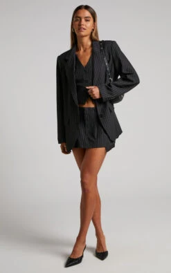 Showpo Queennie Micro Mini Skirt - Low Rise Skirt In Black Pinstripe 9 Showpo Queennie Micro Mini Skirt - Low Rise Skirt In Black Pinstripe -Showpo Women's Clothing Store 2 Queenie Micro Mini Skirt in Black Pinstripe 2528SB22100032022529