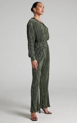 Showpo Beca High Waisted Plisse Flared Pants In Olive 12 Showpo Beca High Waisted Plisse Flared Pants In Olive -Showpo Women's Clothing Store 3 Beca Plisse Flared Pants in Olive 2528SB21070024052529 6