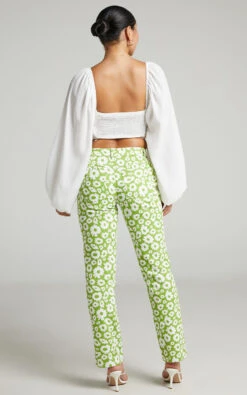 Showpo Zabee Mid Rise Drill Jeans In Ditsy Floral 16 Showpo Zabee Mid Rise Drill Jeans In Ditsy Floral -Showpo Women's Clothing Store 7 Zabee Drill Jeans in Daisy Floral in White Floral 2528SB21110026012529 7