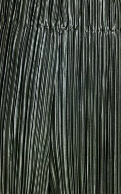 Showpo Beca High Waisted Plisse Flared Pants In Olive 17 Showpo Beca High Waisted Plisse Flared Pants In Olive -Showpo Women's Clothing Store 8 Beca Plisse Flared Pants in Olive 2528SB21070024052529 11