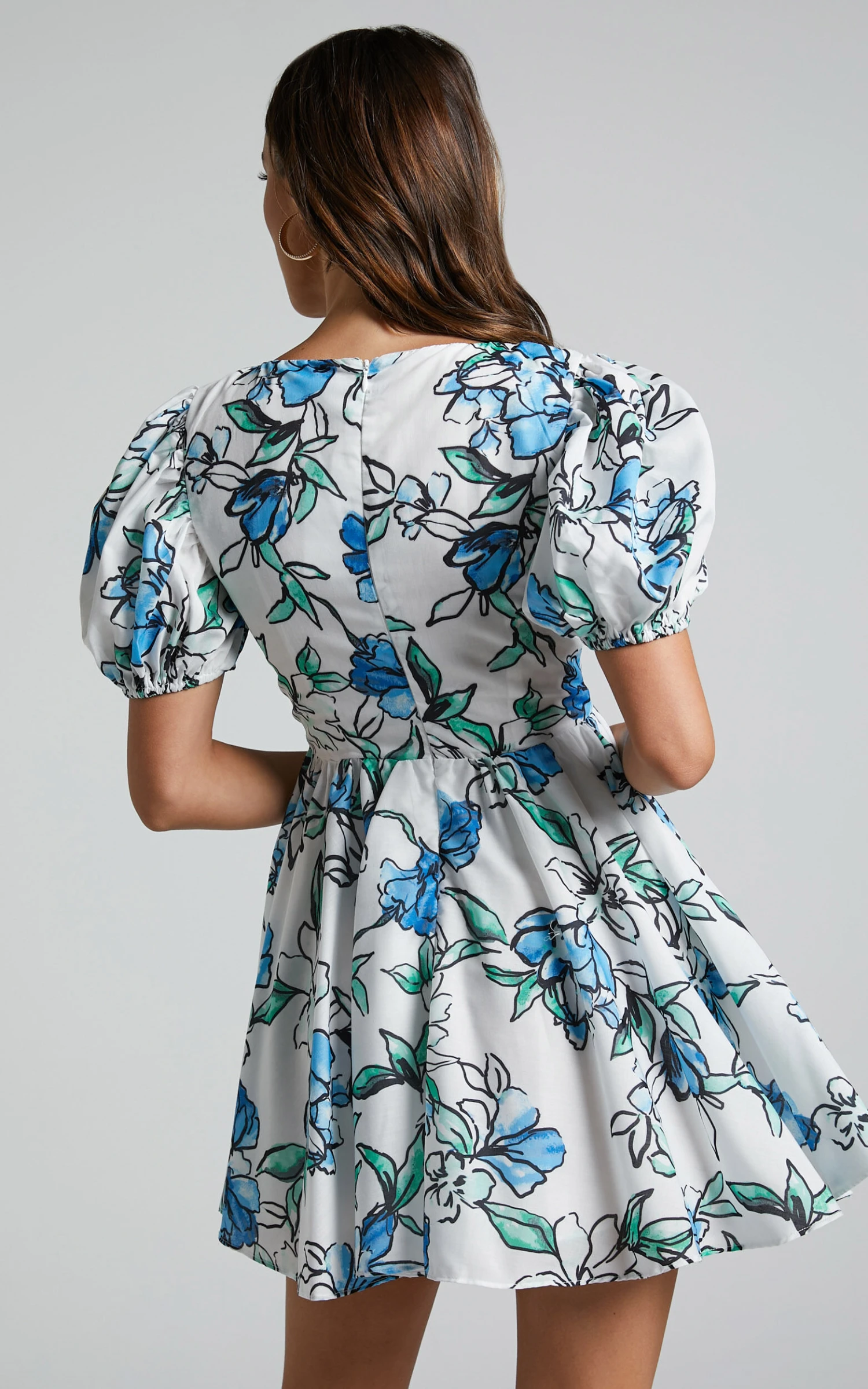 Showpo Alezia Mini Dress - Deep V Neck Puff Sleeve Dress In Brush Stroke Floral - Image 8