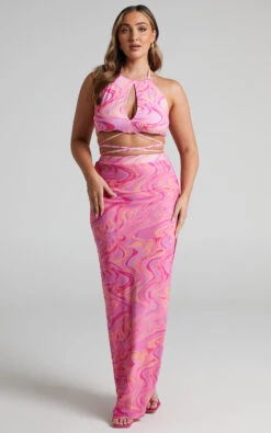 Showpo Analissa Keyhole Cutout Halter Crop Top In Pink Swirl 11 Showpo Analissa Keyhole Cutout Halter Crop Top In Pink Swirl -Showpo Women's Clothing Store Analissa Keyhole Cutout Halter Crop Top in Pink Swirl 2528ST22030007012529