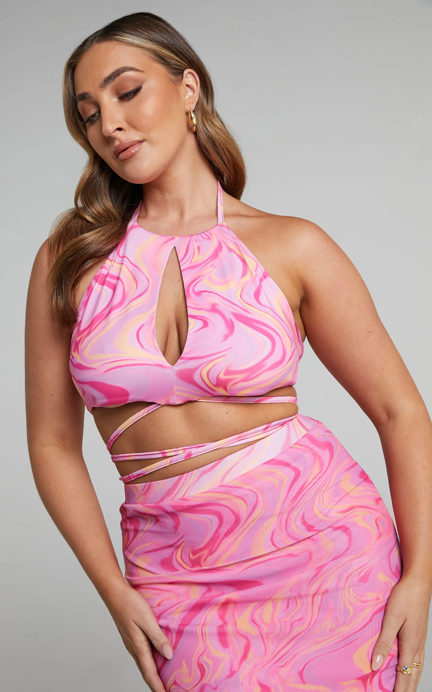 Showpo Analissa Keyhole Cutout Halter Crop Top In Pink Swirl 2 Showpo Analissa Keyhole Cutout Halter Crop Top In Pink Swirl - Image 2