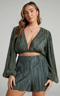 Showpo Archer Plisse Short In Olive