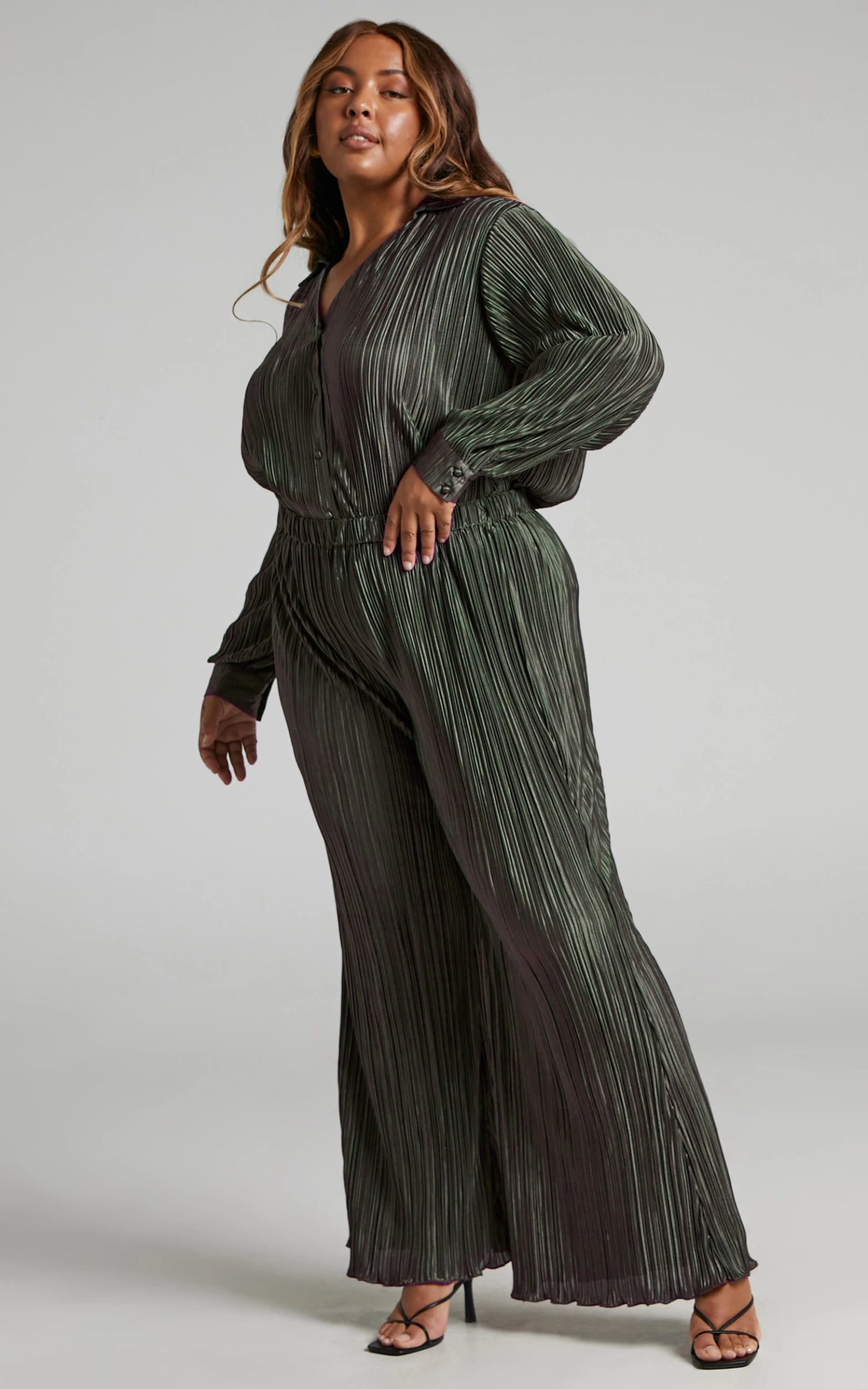 Showpo Beca High Waisted Plisse Flared Pants In Olive 5 Showpo Beca High Waisted Plisse Flared Pants In Olive - Image 5