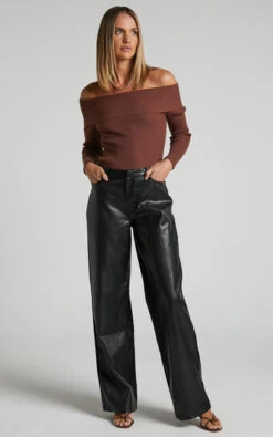 Showpo Edzelith - Mid Rise Faux Leather Relaxed Pant In Black