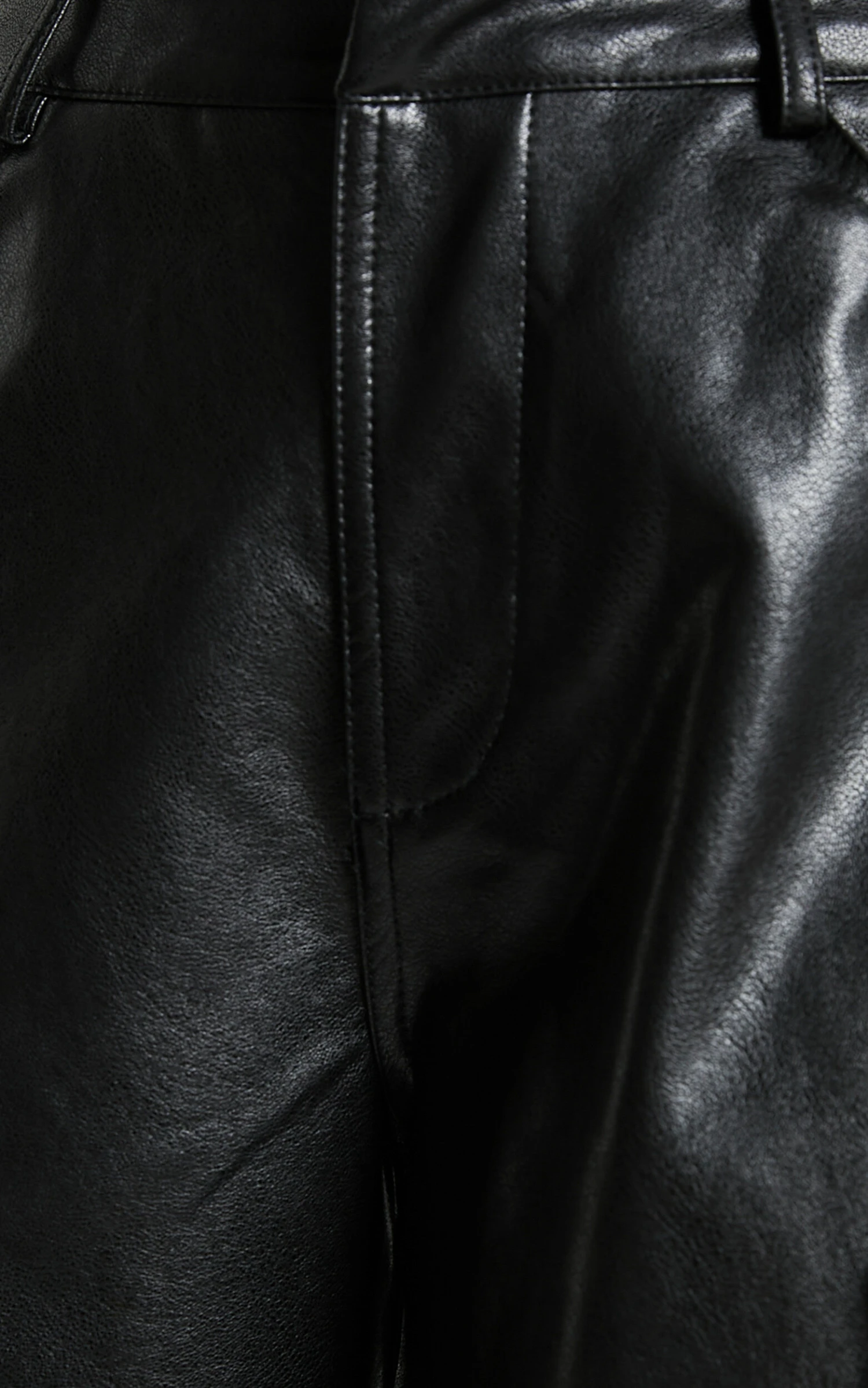 Showpo Edzelith - Mid Rise Faux Leather Relaxed Pant In Black 7 Showpo Edzelith - Mid Rise Faux Leather Relaxed Pant In Black - Image 7