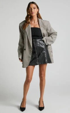 Showpo Elviera A Line Zip Mini Skirt In Black 10 Showpo Elviera A Line Zip Mini Skirt In Black -Showpo Women's Clothing Store Elviera A Line Zip Mini Skirt in Black 10