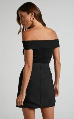 Showpo Evelenna Split Mini Skirt In Black 14 Showpo Evelenna Split Mini Skirt In Black -Showpo Women's Clothing Store Evelenna Split Mini Skirt in Black 7