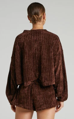 Showpo Filomena Chenille Slouch Crop Top In Chocolate 15 Showpo Filomena Chenille Slouch Crop Top In Chocolate -Showpo Women's Clothing Store Filomena Chenille Slouch Crop Jumper in Chocolate 2528ST21070023012529 8