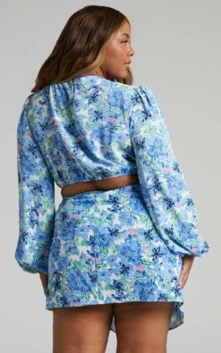 Showpo Geneve Wrap Side Tie Printed Mini Skirt In Geneve Blue Floral 15 Showpo Geneve Wrap Side Tie Printed Mini Skirt In Geneve Blue Floral -Showpo Women's Clothing Store Geneve Wrap Side Tie Printed Mini Skirt in Geneve Blue Floral 2528SB22020017012529 2