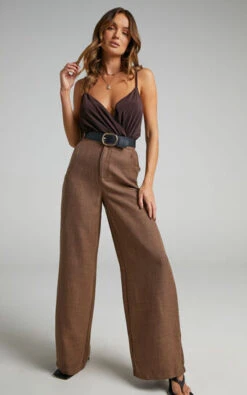 Showpo Jacintah High Waisted Twill Pants In Chocolate