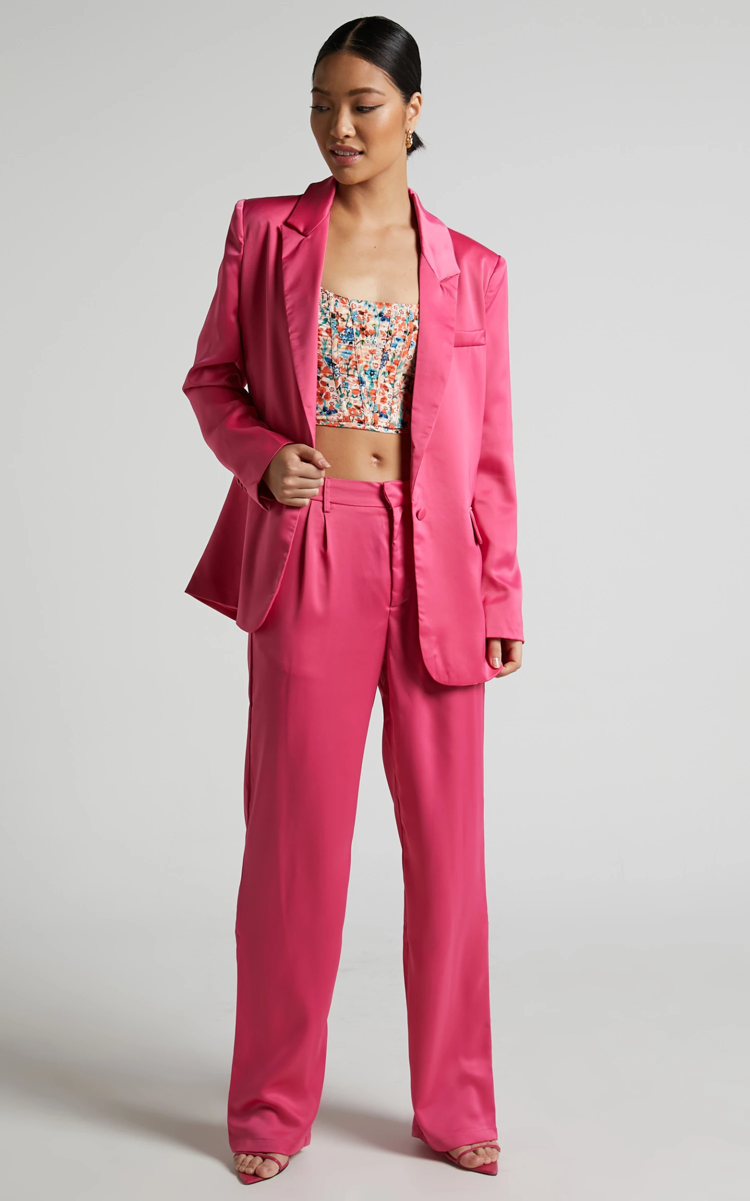 Showpo Jannie Blazer - Oversized Plunge Button Up Blazer In Pink 3 Showpo Jannie Blazer - Oversized Plunge Button Up Blazer In Pink - Image 3