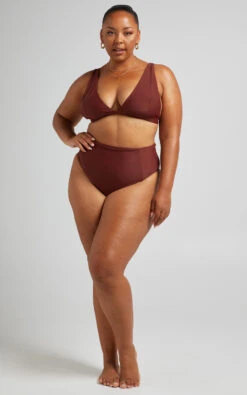 Showpo Lei Recycled Nylon Triangle Bikini Top In Chocolate 11 Showpo Lei Recycled Nylon Triangle Bikini Top In Chocolate -Showpo Women's Clothing Store Kalajzich x Paris x 11past11 22.09.218684