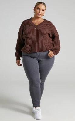 Showpo Kartia V Neck Jumper In Chocolate 11 Showpo Kartia V Neck Jumper In Chocolate -Showpo Women's Clothing Store Kartia V Neck Jumper in Chocolate SO21050006 Chocolate 1