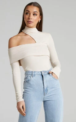 Showpo Kiefer Asymmetric Long Sleeve Cutout Top In Cream 15 Showpo Kiefer Asymmetric Long Sleeve Cutout Top In Cream -Showpo Women's Clothing Store Kiefer Asymmetric Cutout Top in Cream 2528ST21050005042529 7
