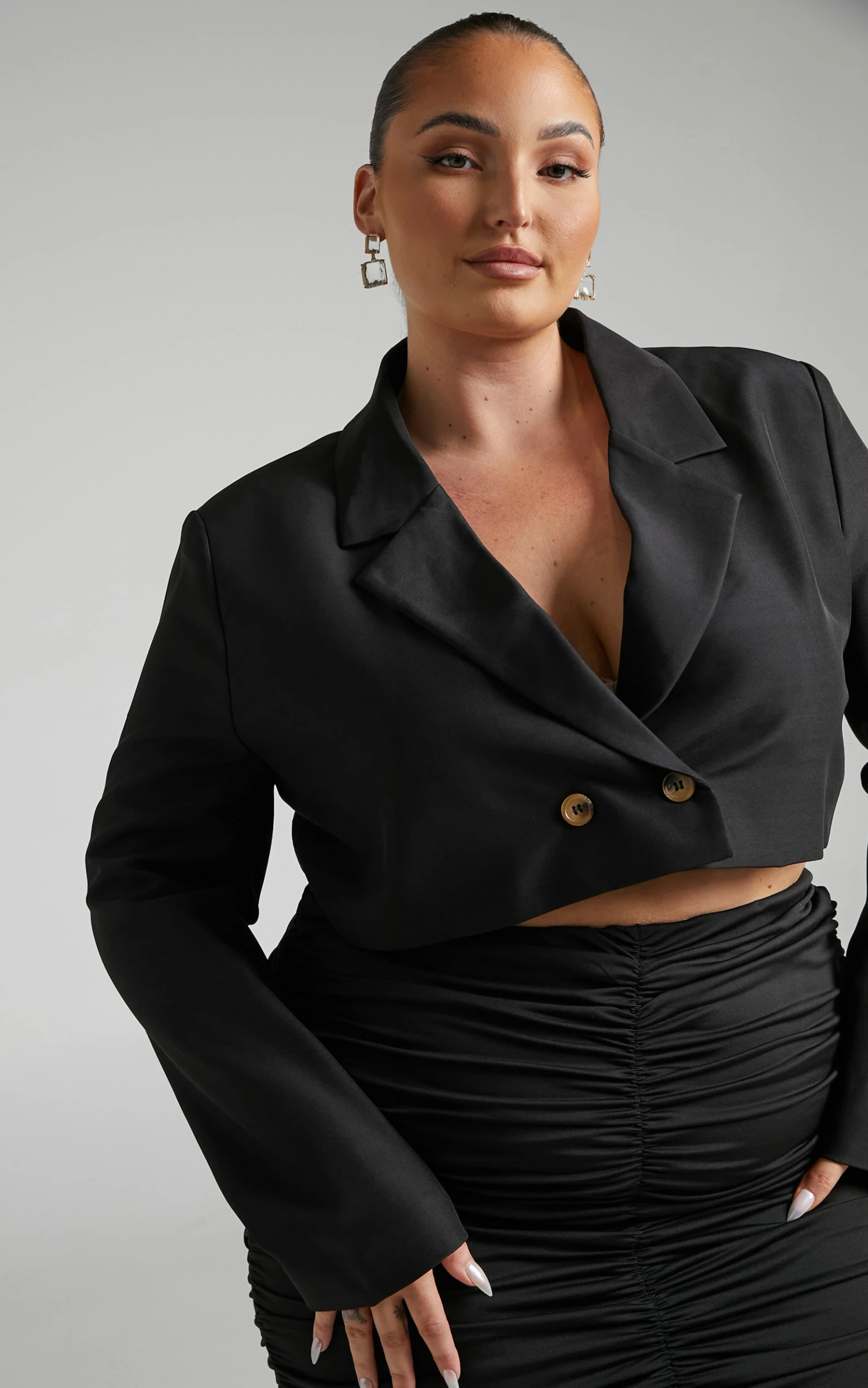 Showpo Lorena Cropped Double Breasted Blazer In Black 3 Showpo Lorena Cropped Double Breasted Blazer In Black - Image 3