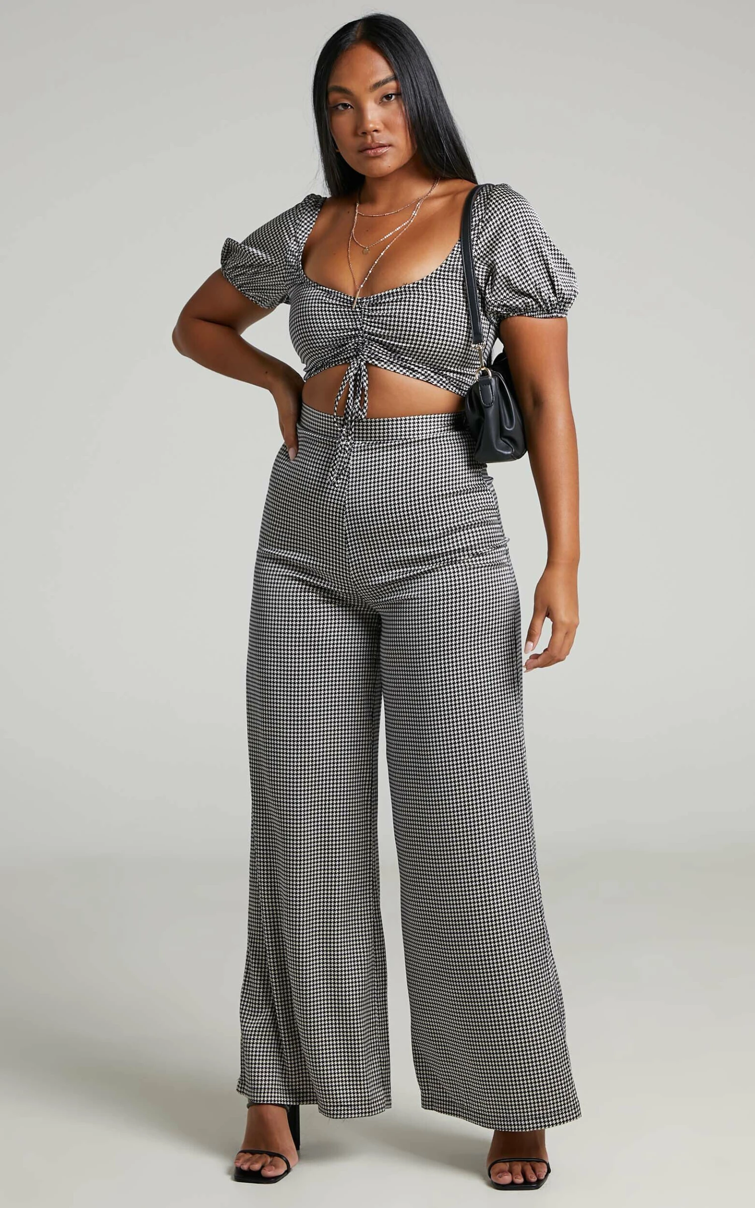 Showpo Modina High Waisted Wide Leg Pants In Houndstooth 5 Showpo Modina High Waisted Wide Leg Pants In Houndstooth - Image 5
