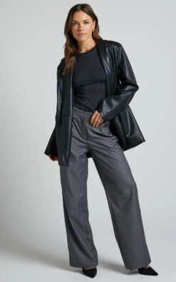 Showpo Morena Long Sleeve Fitted Top In Black 9 Showpo Morena Long Sleeve Fitted Top In Black -Showpo Women's Clothing Store Morena Long Sleeve Fitted Top in Black 8