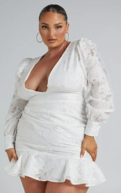 Showpo Baxia Textured Balloon Sleeve Mini Dress In White 15 Showpo Baxia Textured Balloon Sleeve Mini Dress In White -Showpo Women's Clothing Store RILEY X LUCY X ANTHONY 29.10.2129794