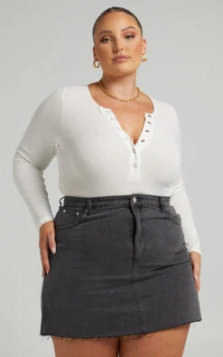 Showpo Ryllie Recycled Cotton Denim Mini Skirt In Black Wash 11 Showpo Ryllie Recycled Cotton Denim Mini Skirt In Black Wash -Showpo Women's Clothing Store Riley x Sarah x Anthony 17.12.2168205