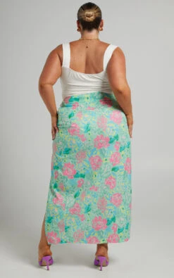 Showpo Eilly Maxi Skirt With Ruched Side Split In Neon Floral 15 Showpo Eilly Maxi Skirt With Ruched Side Split In Neon Floral -Showpo Women's Clothing Store Riley x Sarah x Anthony 17.12.2170597