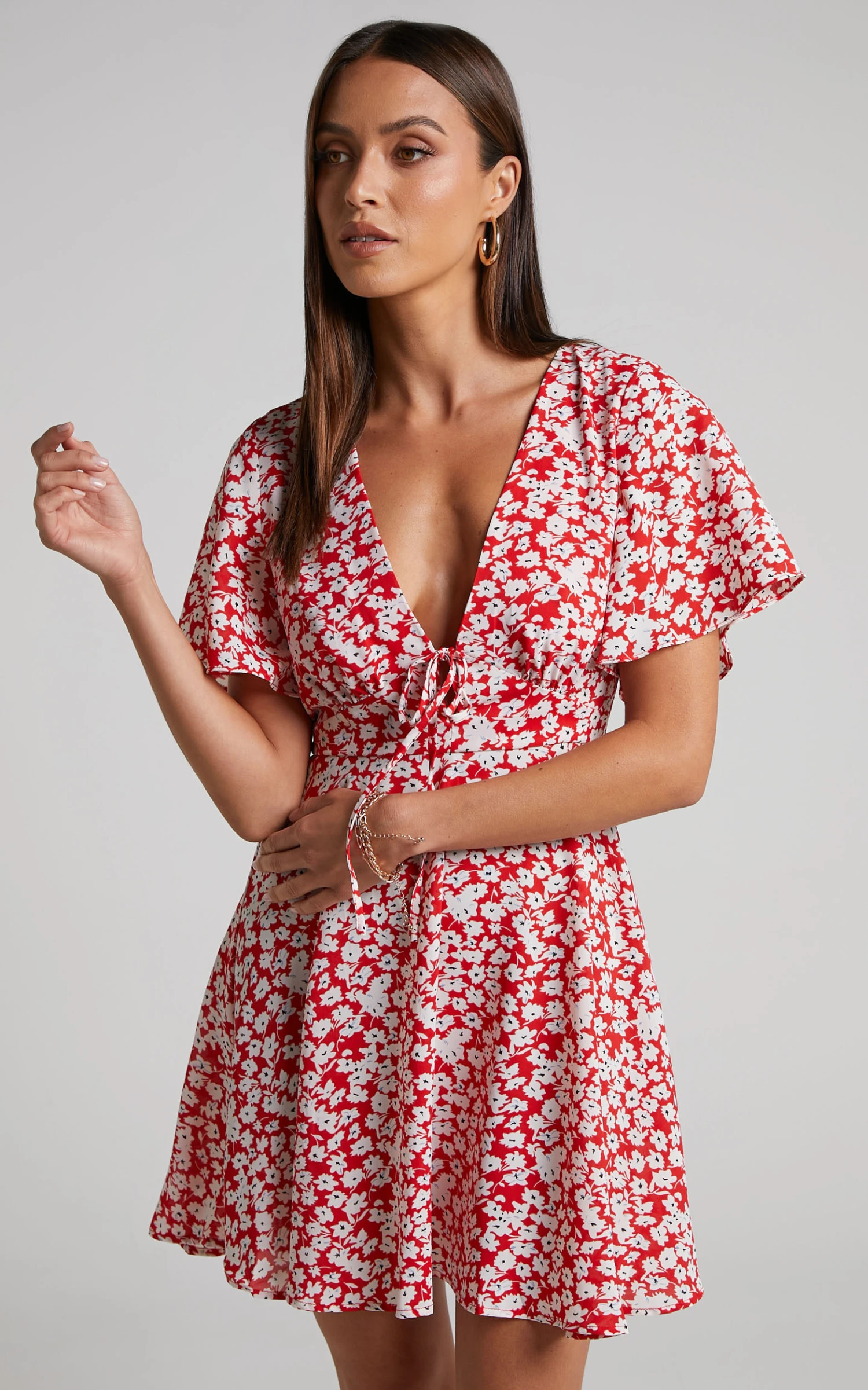 Showpo Rosario Mini Dress - Flutter Sleeve V Neck Dress In Red Ditsy Floral 2 Showpo Rosario Mini Dress - Flutter Sleeve V Neck Dress In Red Ditsy Floral - Image 2