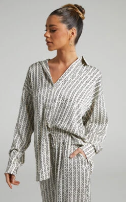 Showpo Rosetti Relaxed Button Down Longline Shirt In Chain Print 9 Showpo Rosetti Relaxed Button Down Longline Shirt In Chain Print -Showpo Women's Clothing Store Rosetti Button Down Longline Shirt in Chain Print 2528ST22070032012529 4
