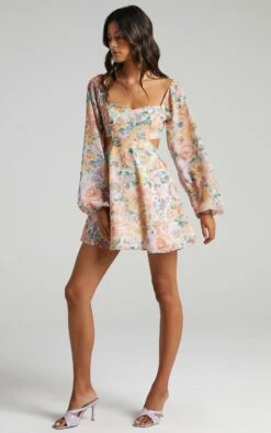 Showpo Ebonee Dress In Flower Crown 11 Showpo Ebonee Dress In Flower Crown -Showpo Women's Clothing Store ro flowercrown sd21030034